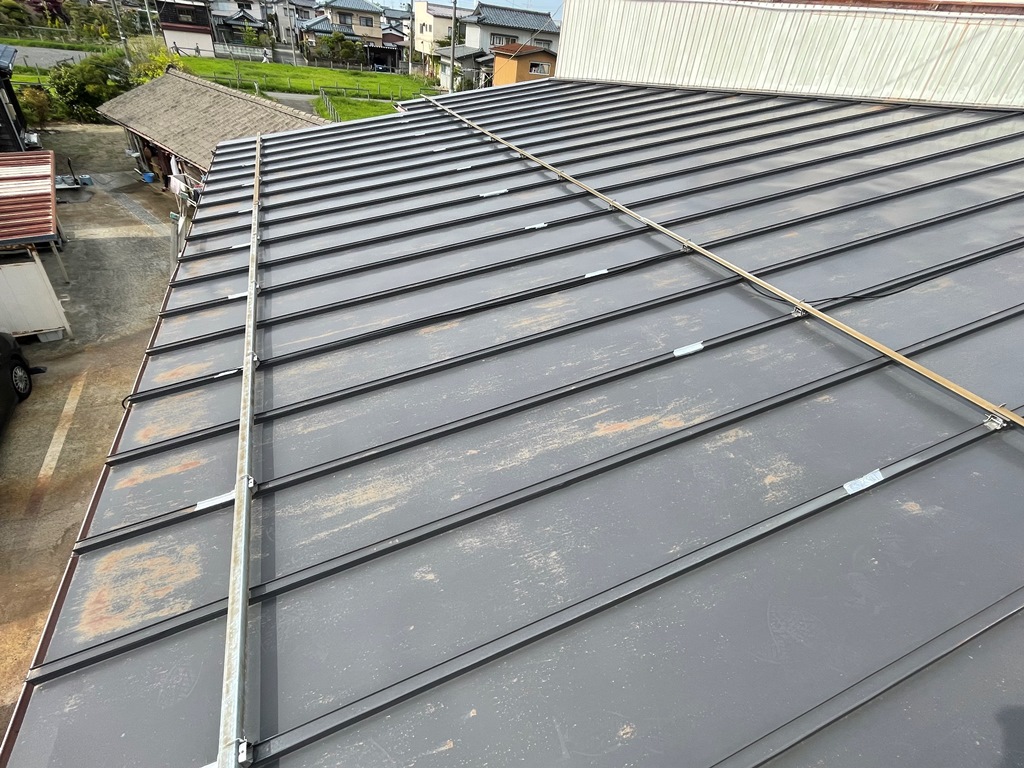 店舗の天井より雨漏れ