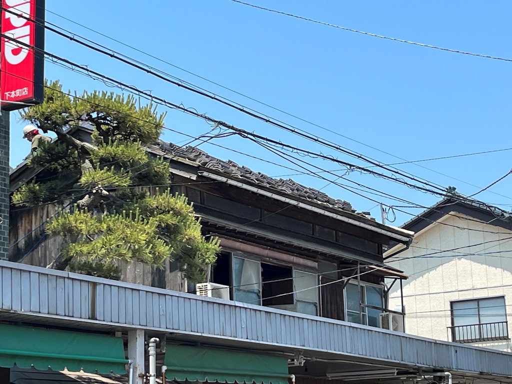 瓦の葺き直し工事