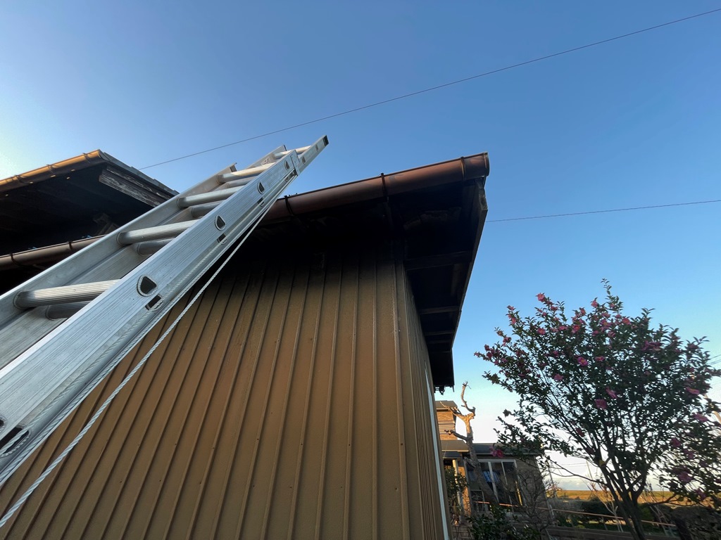 小屋トタン屋根雨漏れ