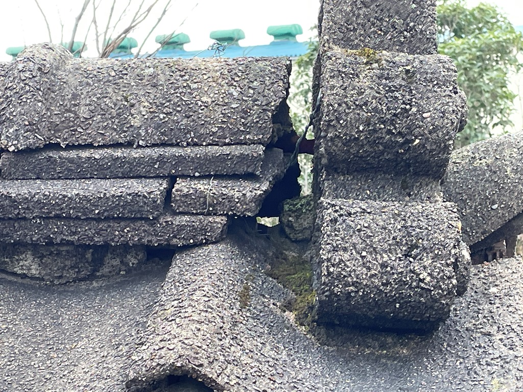 鬼瓦破損・棟瓦やり替え