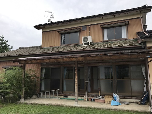 屋根葺き替え　全体　既存瓦
