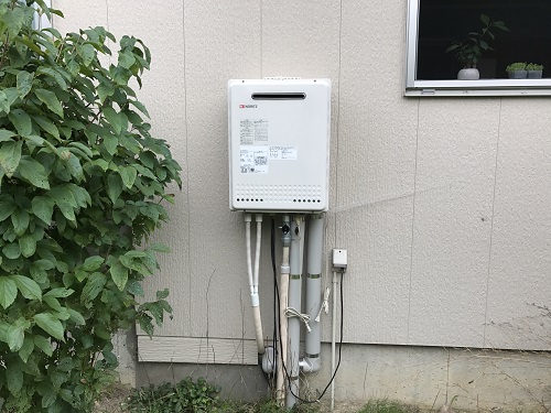 給湯器　外壁張替