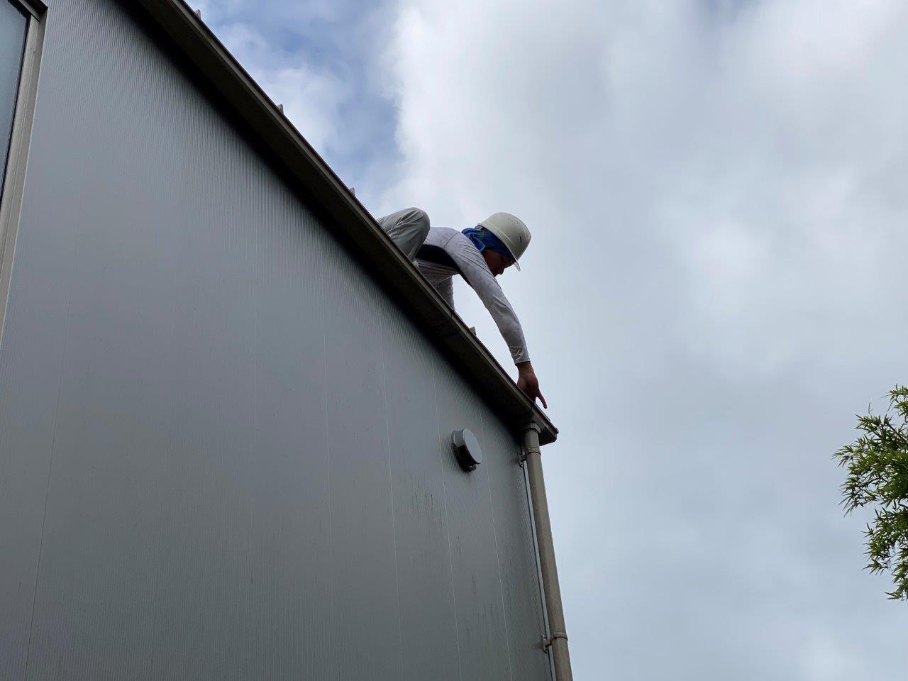 軒樋清掃の開始