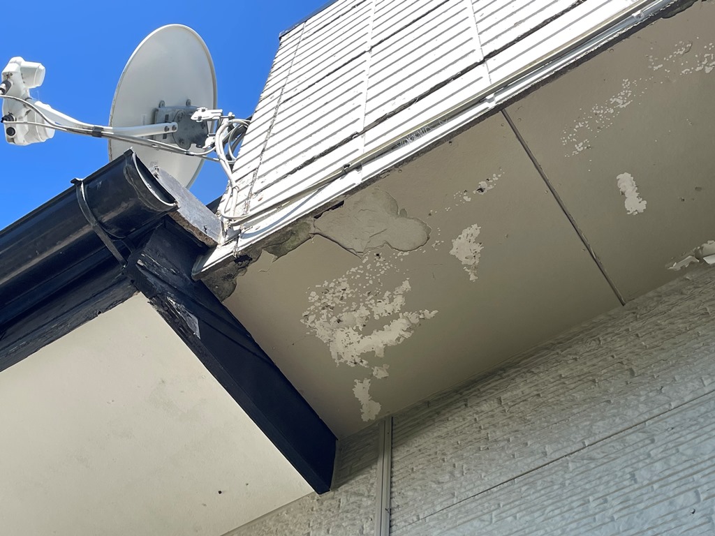 ベランダ下　軒天の傷み