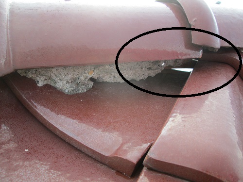 棟瓦のセメントの劣化