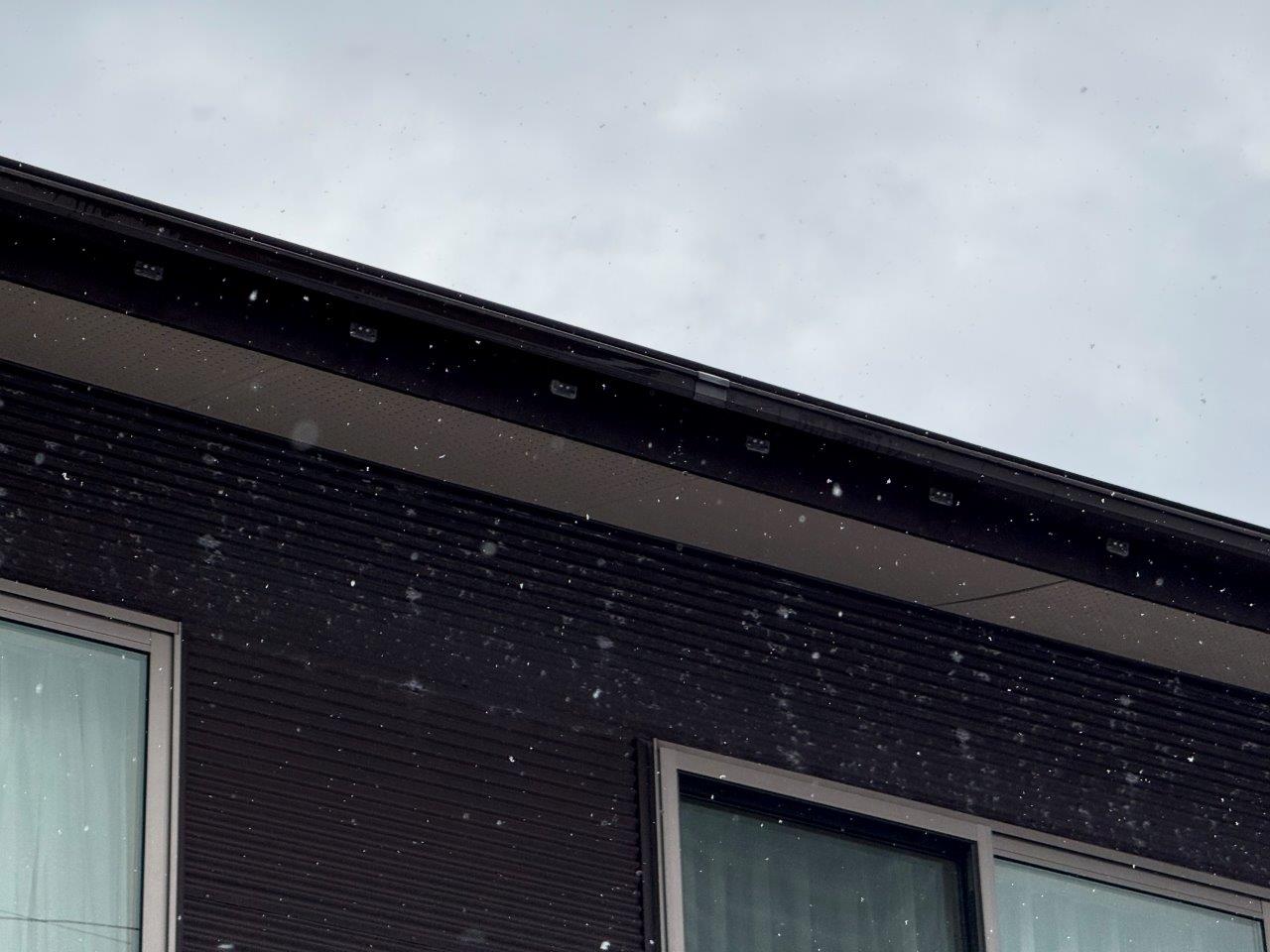 軒樋のジョイント部から水漏れ　現地調査