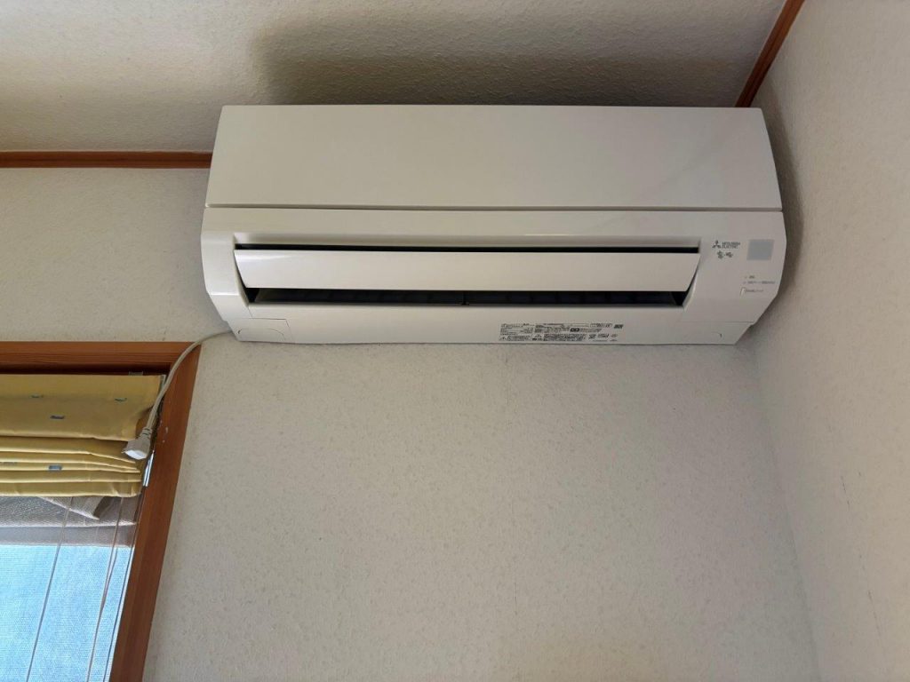 設置後の新しいエアコン