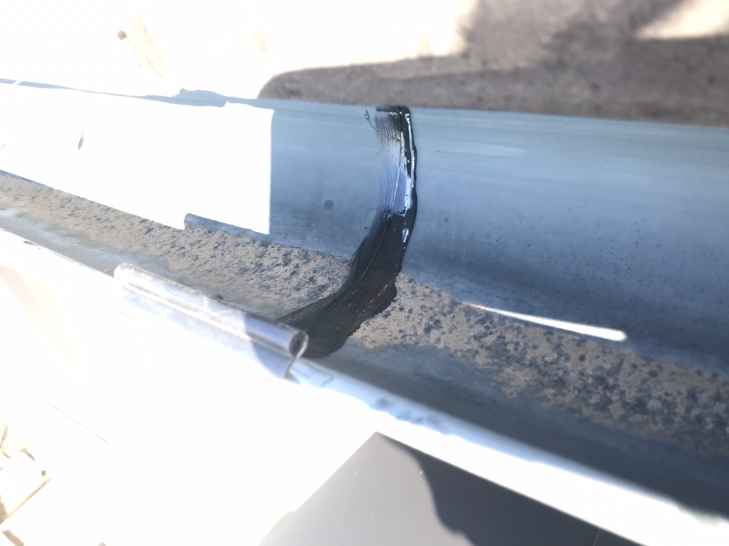 軒樋より雨漏れ