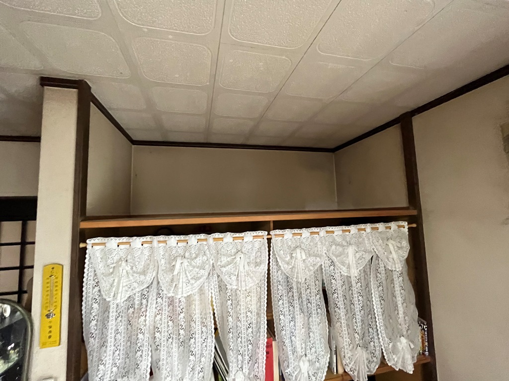 内装の張り替え　現地調査