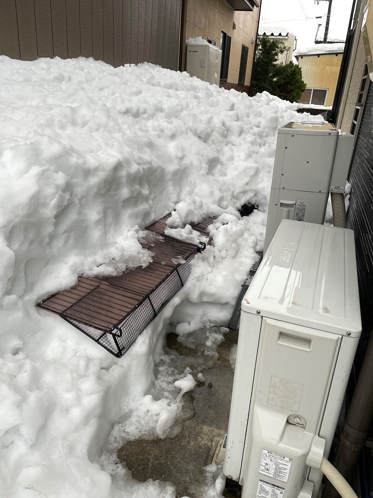 スノーメルトフェンス落下