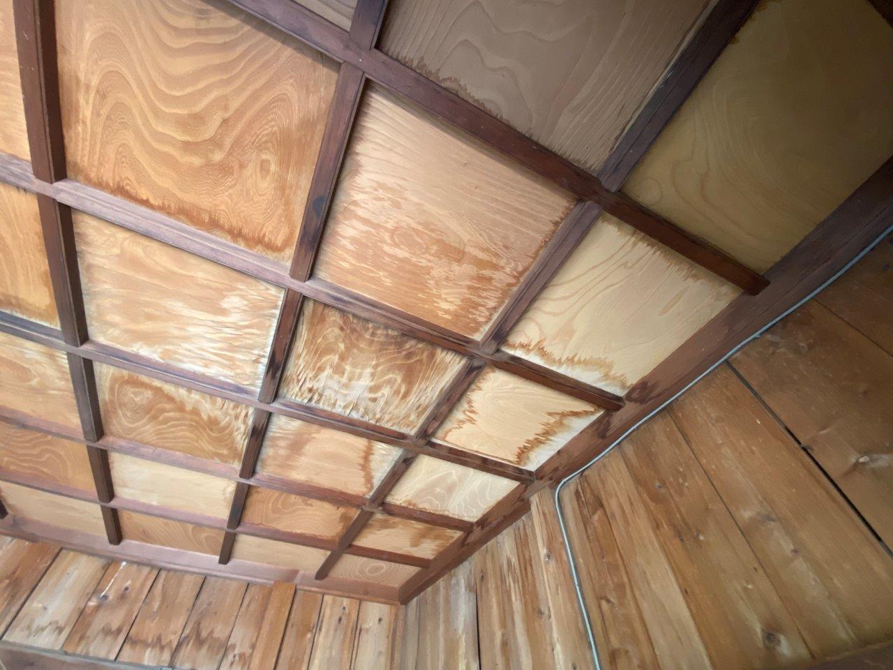 神社の屋根葺き替え　現地調査