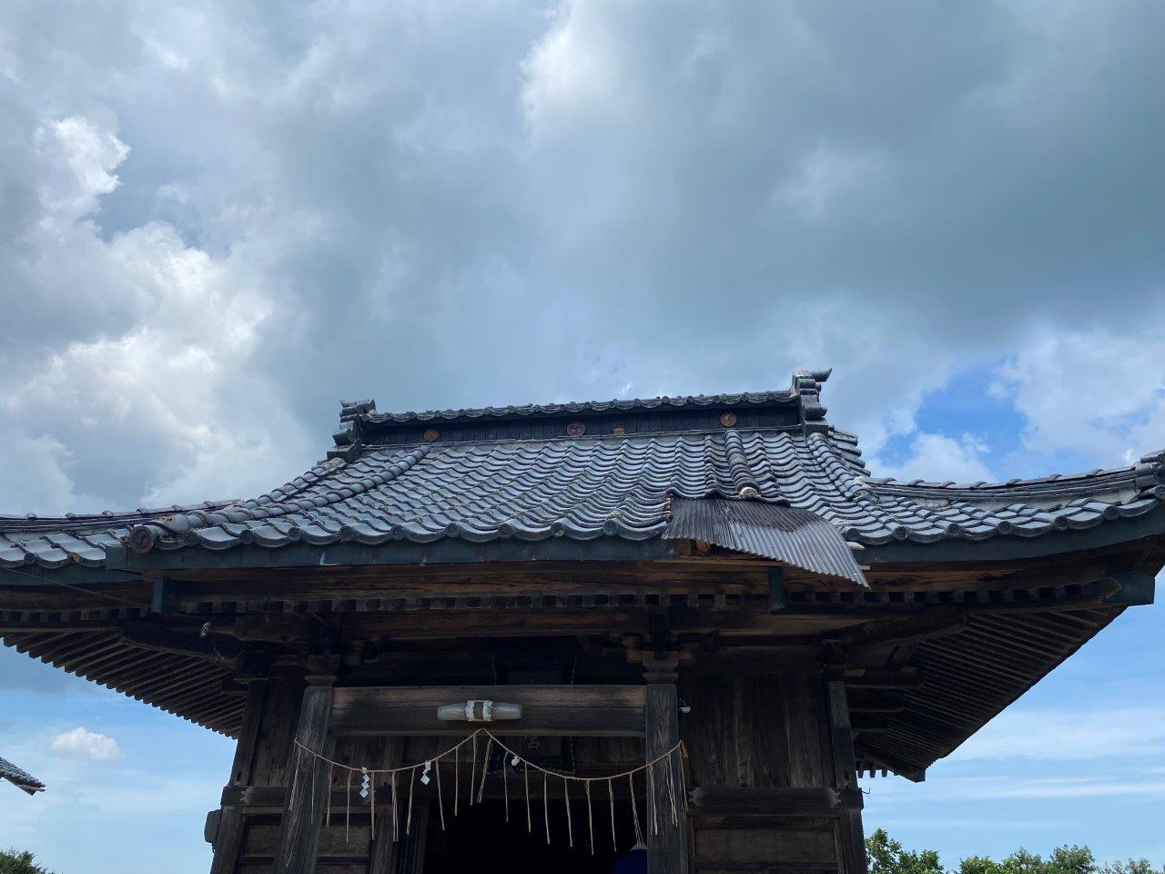 神社の屋根葺き替え　現地調査