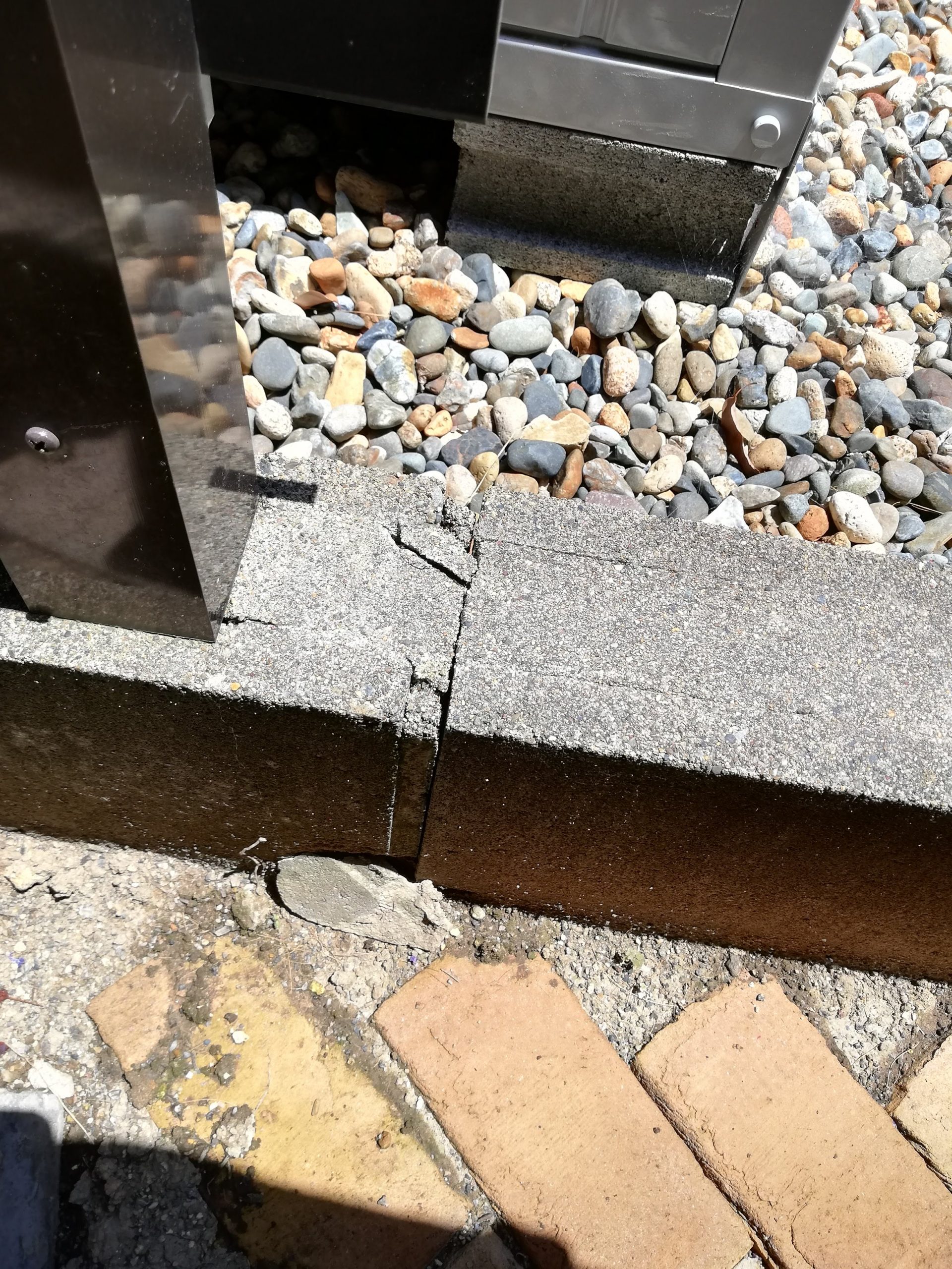 境界CB破損修繕