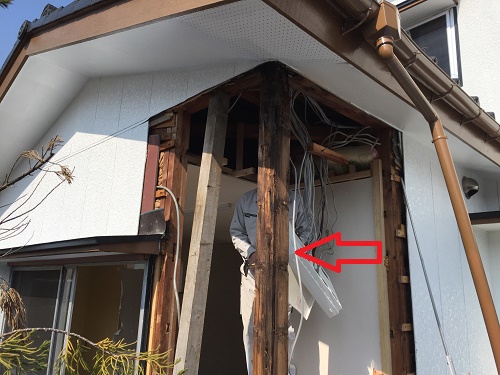 屋根葺き替え工事、柱腐食