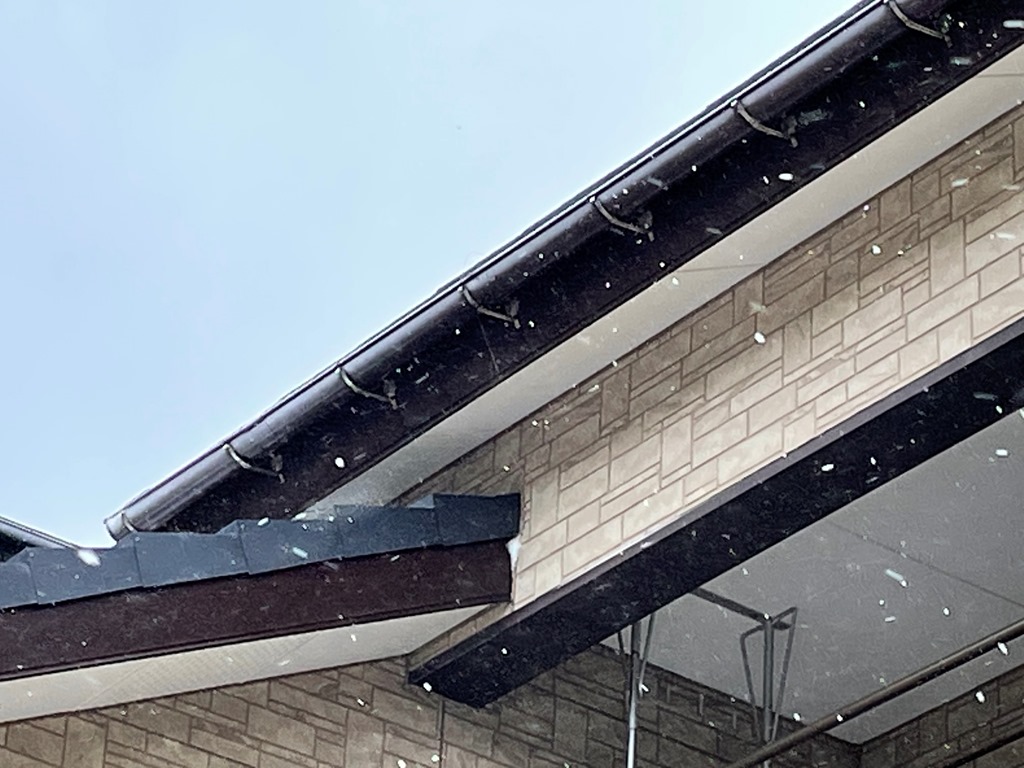軒樋の番線切れ