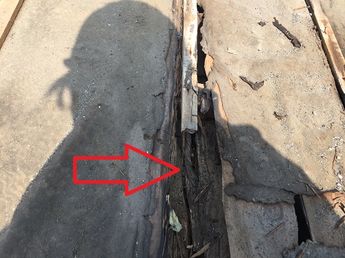 屋根葺き替え工事、桁の腐食