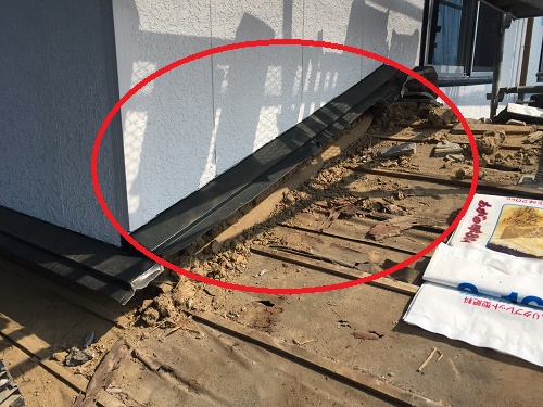 屋根葺き替え工事　土居棟　既存の水切り