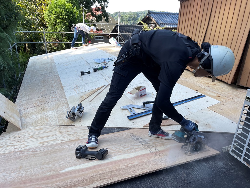 屋根葺き替え工事