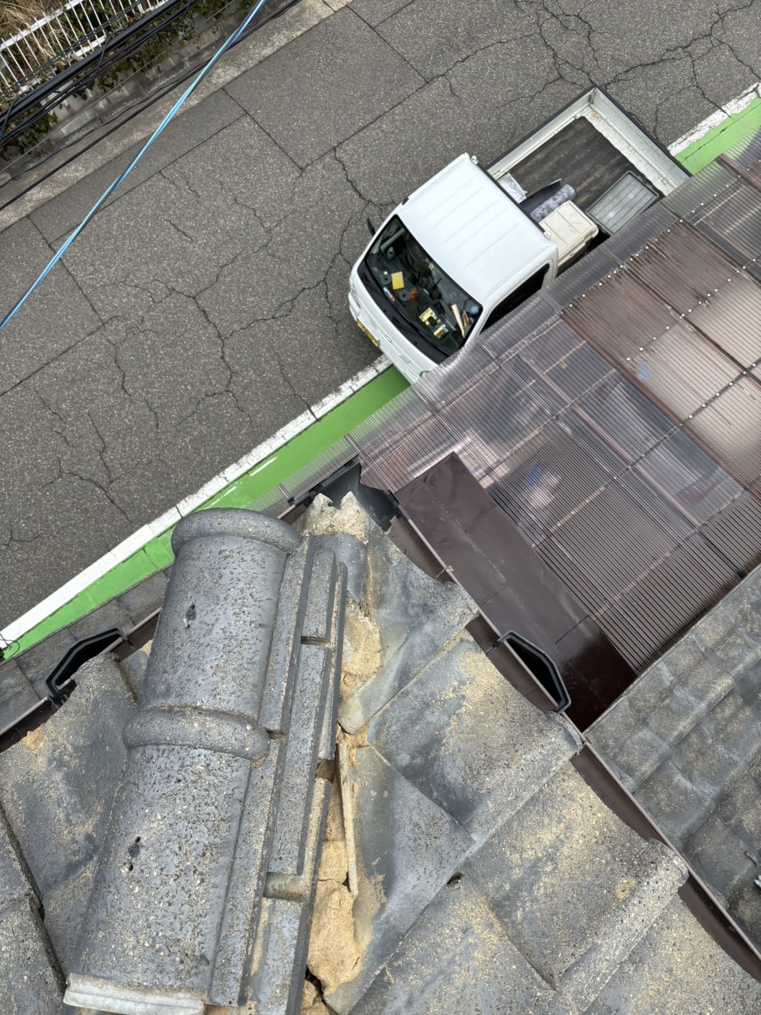 地震の影響にて鬼瓦落下　現地調査