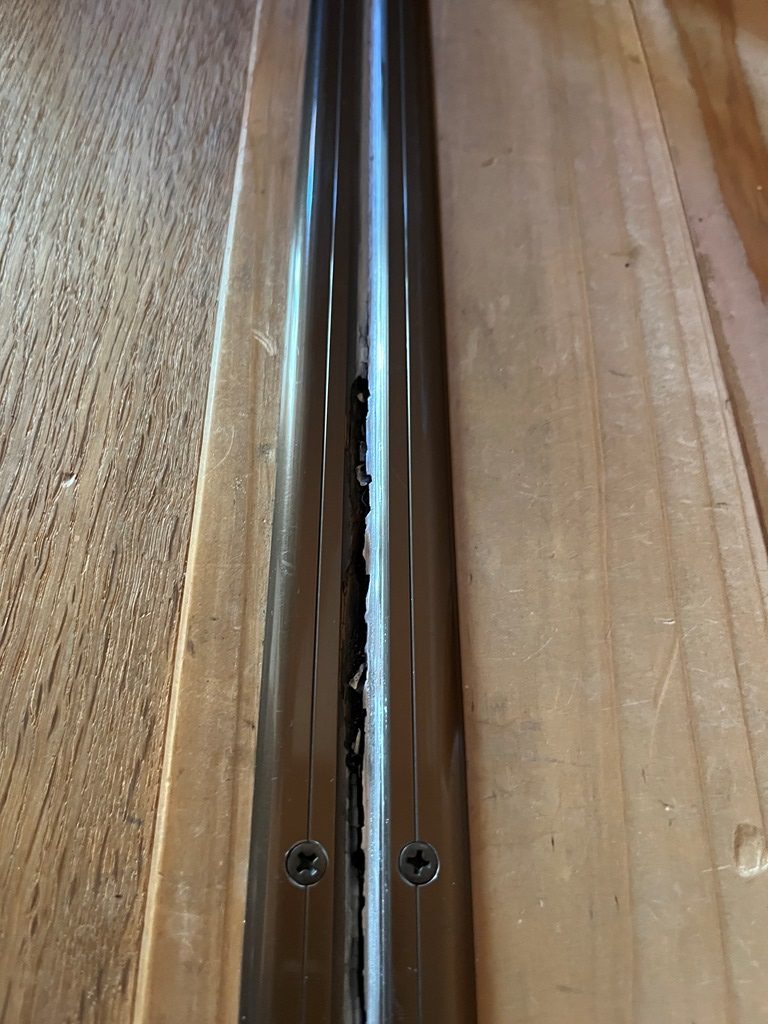 片引き戸のレール交換