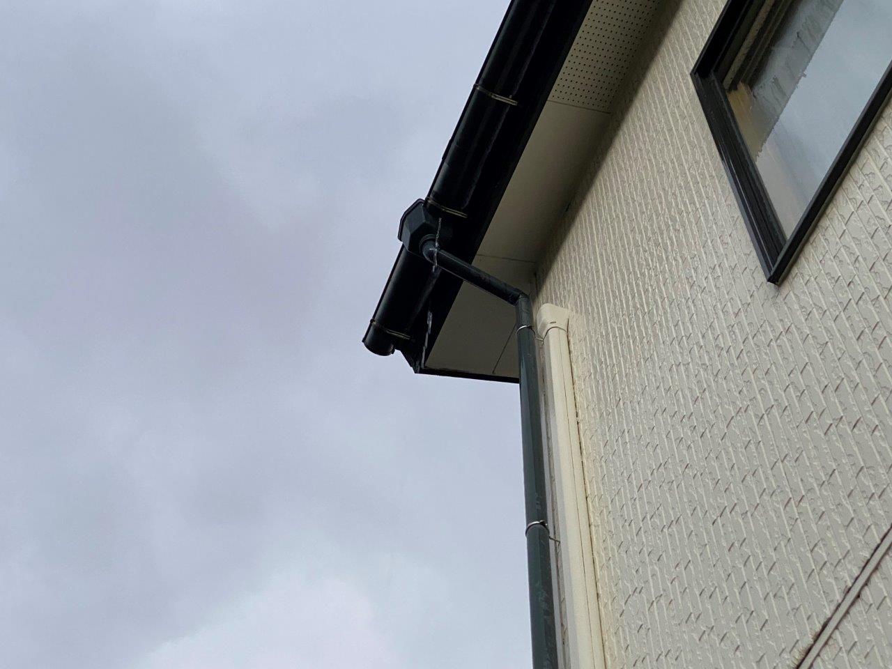 集水器のズレ　雨漏れ