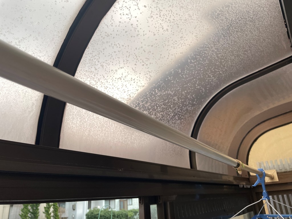 20年物の片流れポリカ屋根張り替え