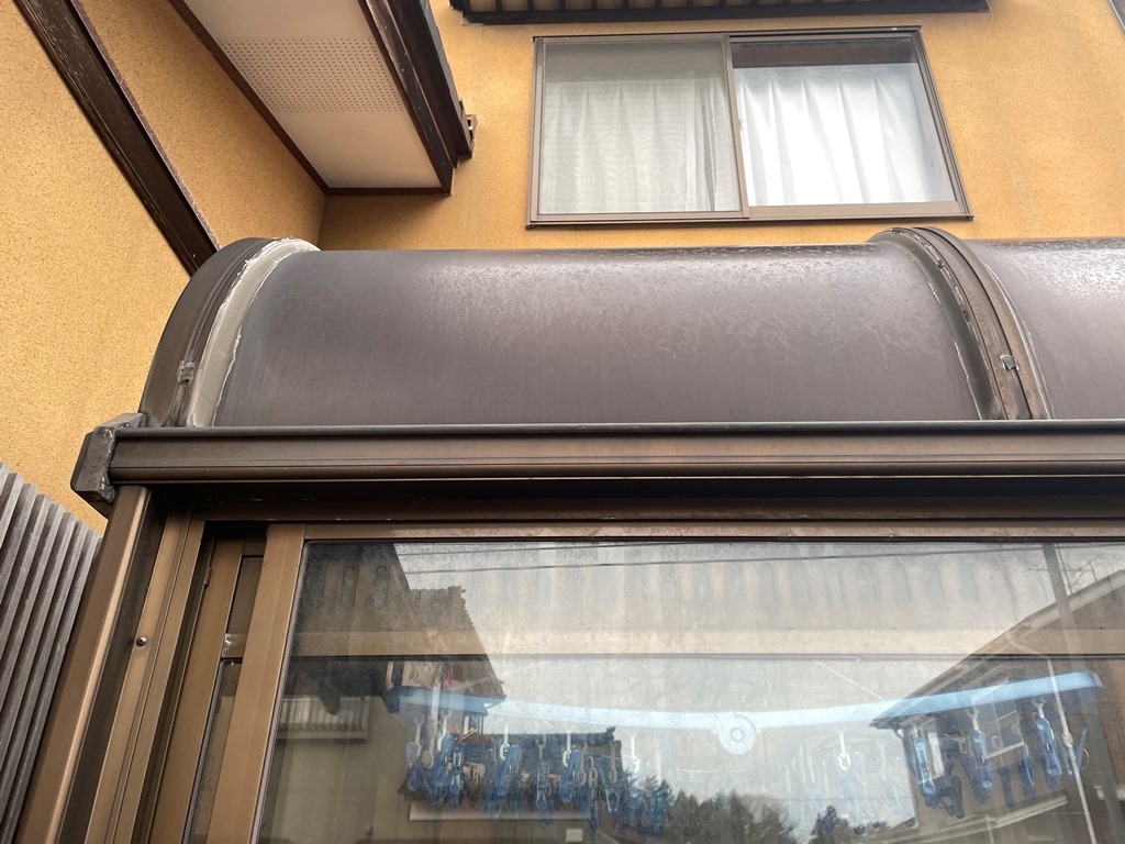 20年物の片流れポリカ屋根張り替え