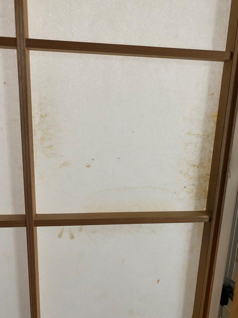 襖の紙を張り替え