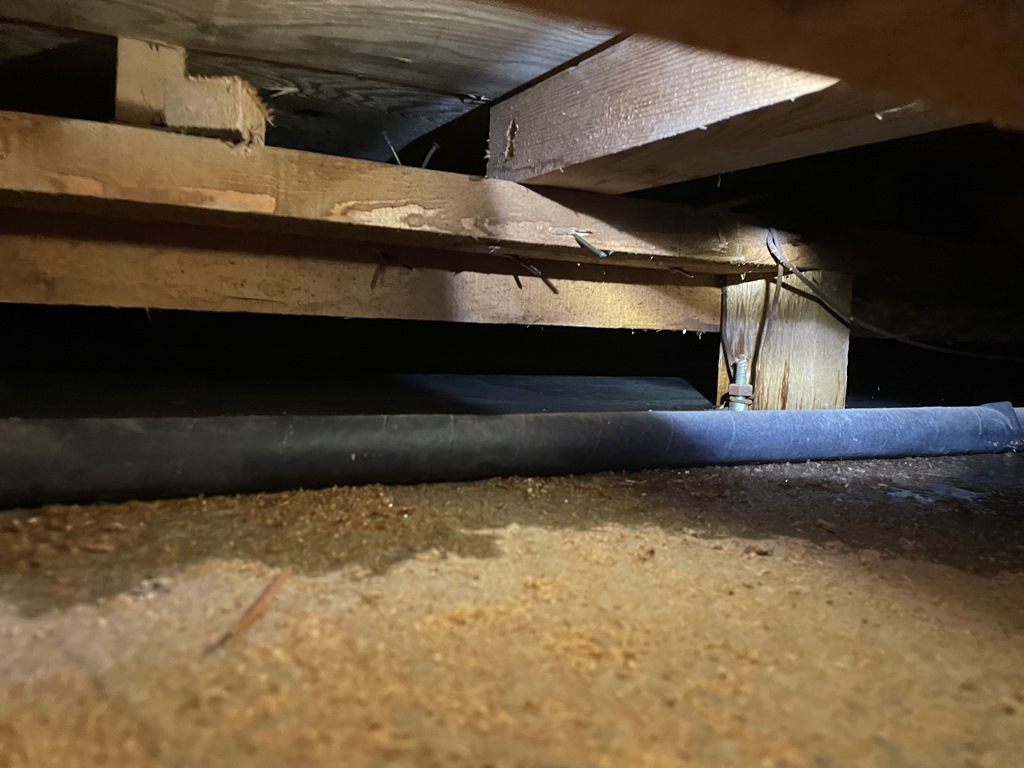 新潟市中央区にあるビルにて雨漏れ散水検査を行いました