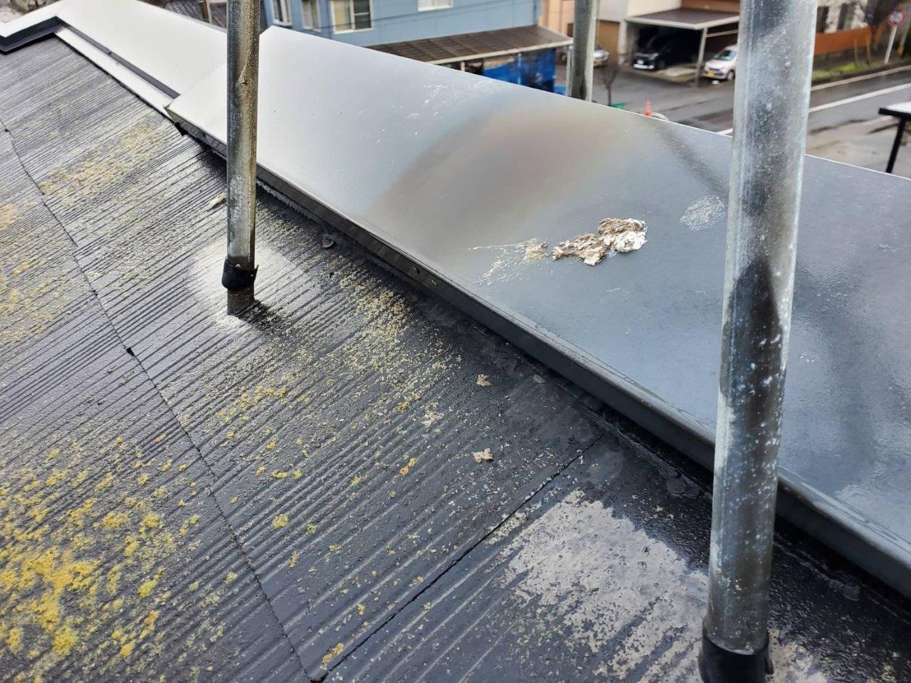 棟換気部より雨漏れ