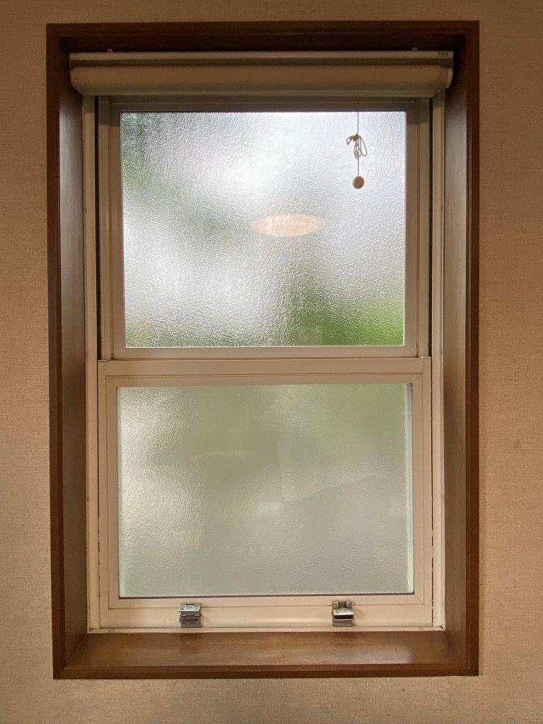 上げ下げ窓のストッパー破損