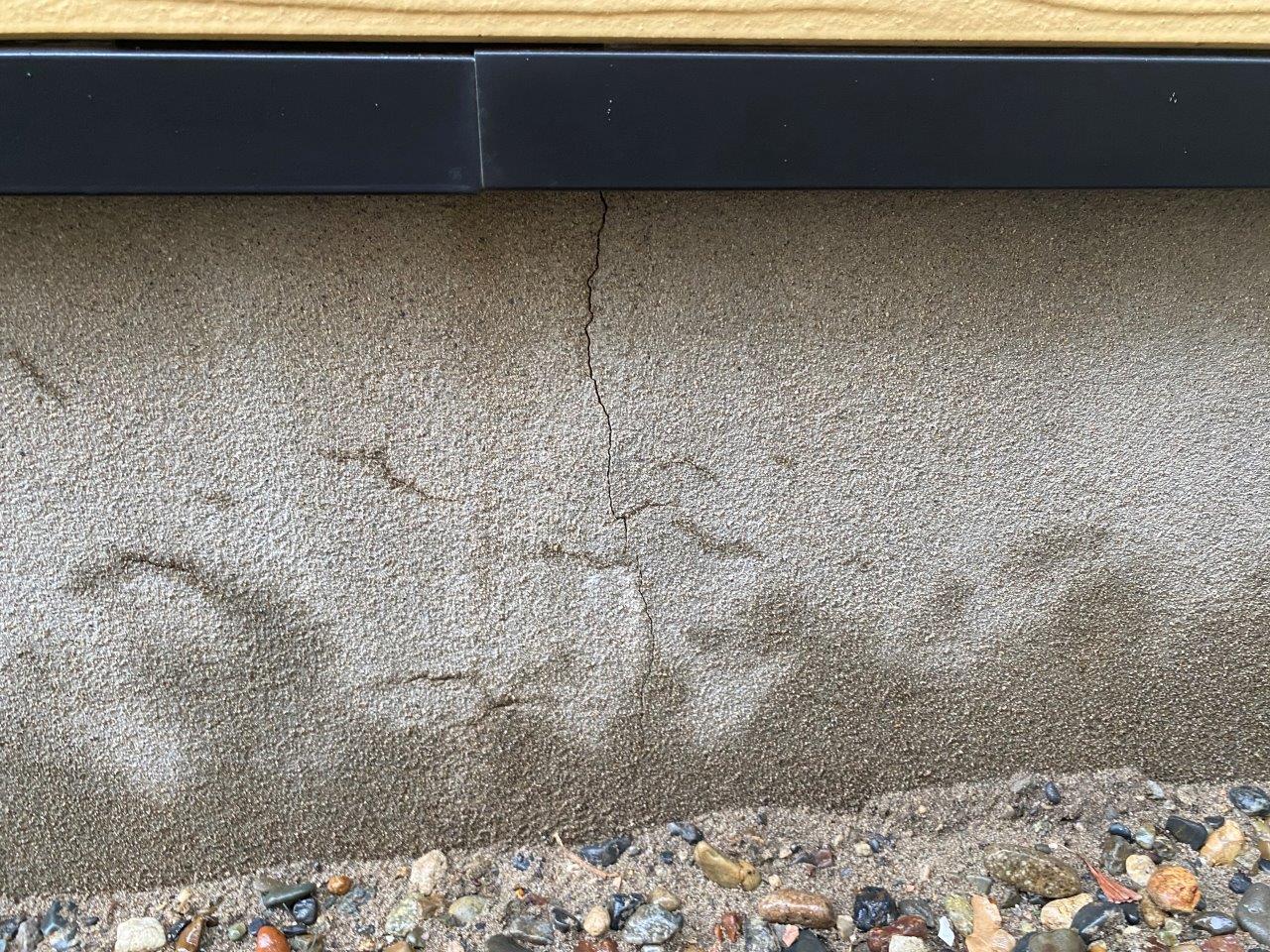 基礎クラック　現地調査