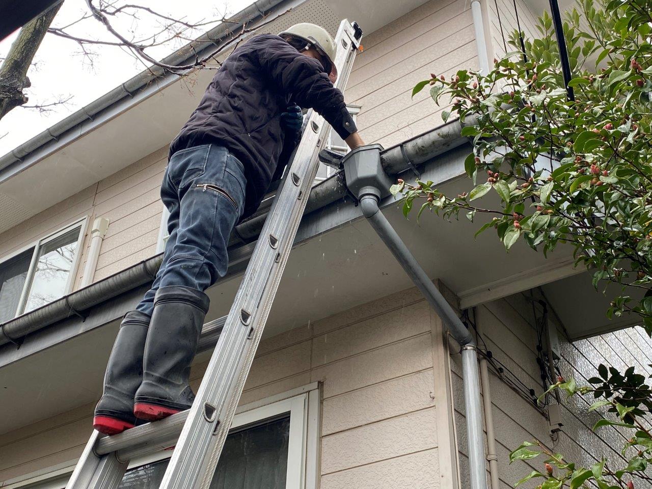 集水器から水漏れ　現地調査