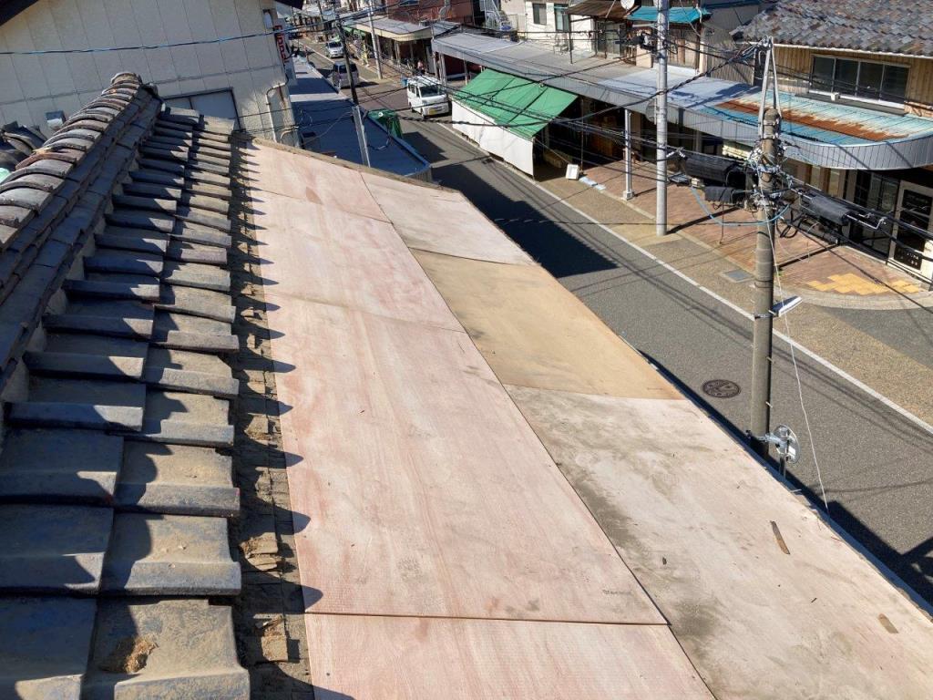 瓦の葺き直し工事