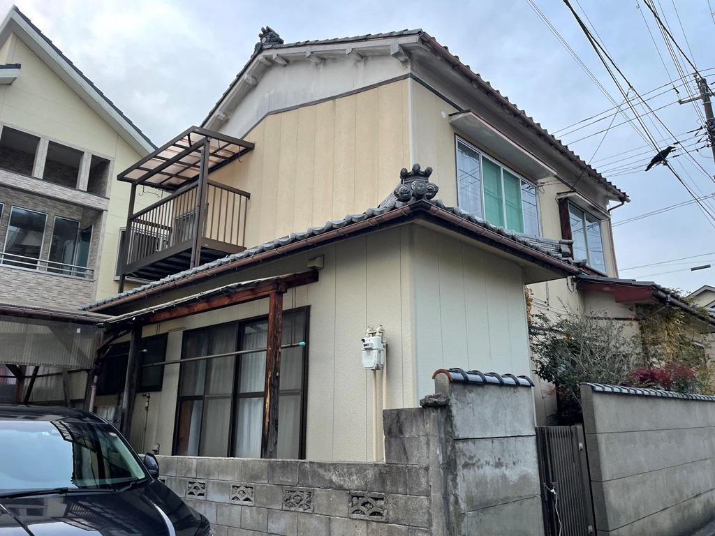 築50年の瓦屋根より雨漏れ