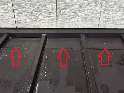 縦葺屋根　継ぎ目
