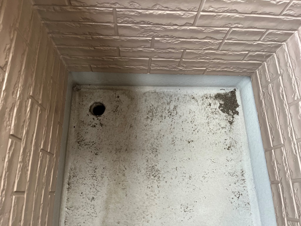 2階ベランダ雨漏れ　現地調査