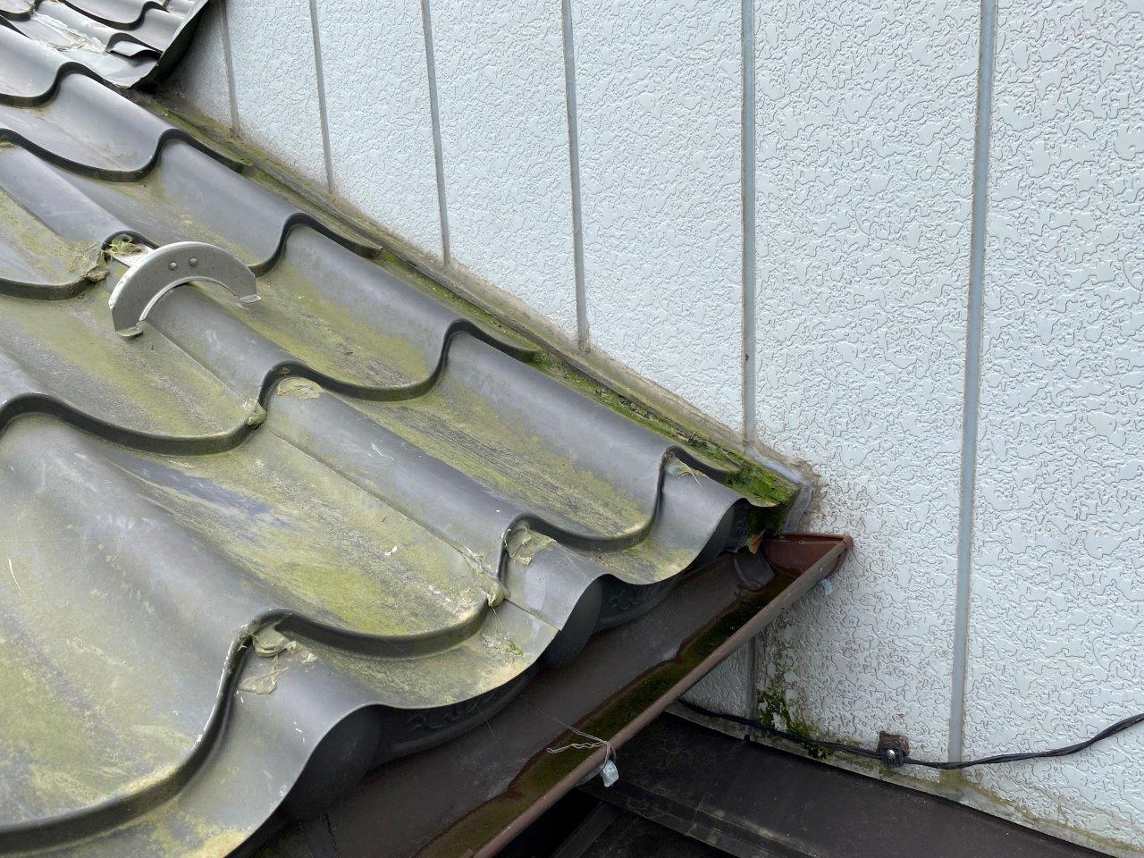 トイレ天井より雨漏れ