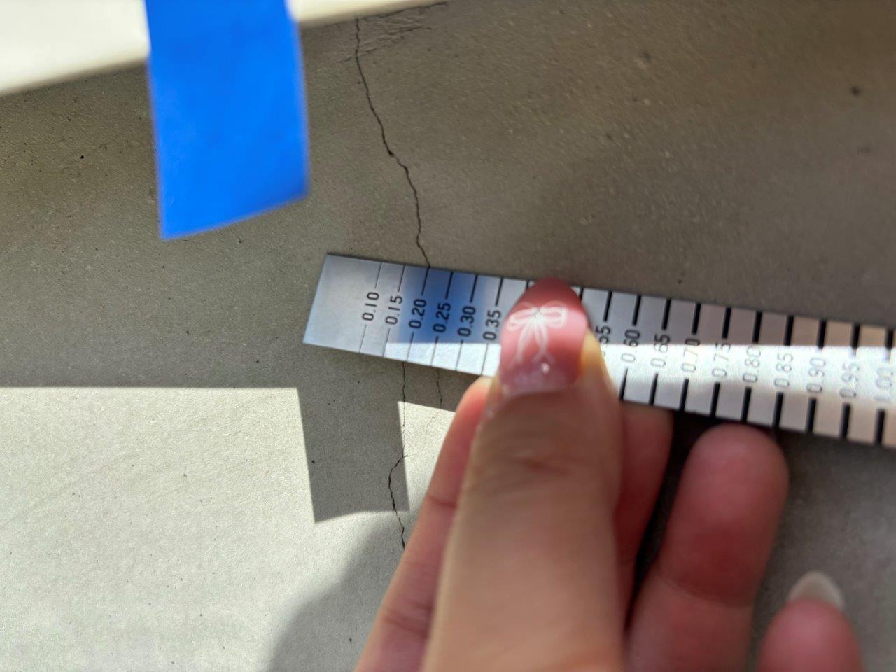 基礎クラック　現地調査