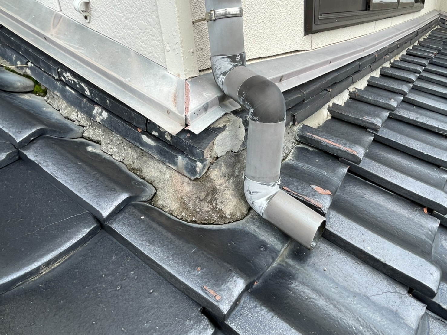 土居串より雨漏れ