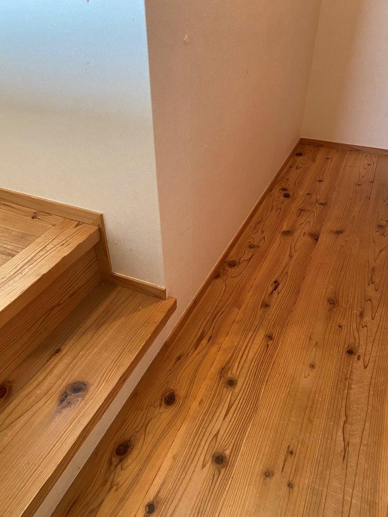 築9年目の板金屋根より雨漏れ