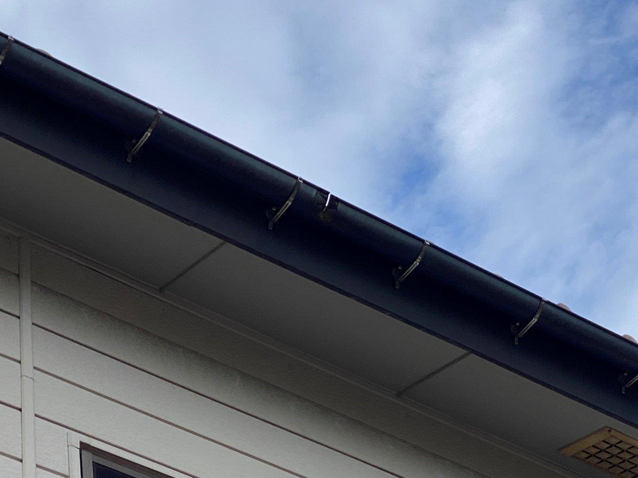軒樋から水漏れ