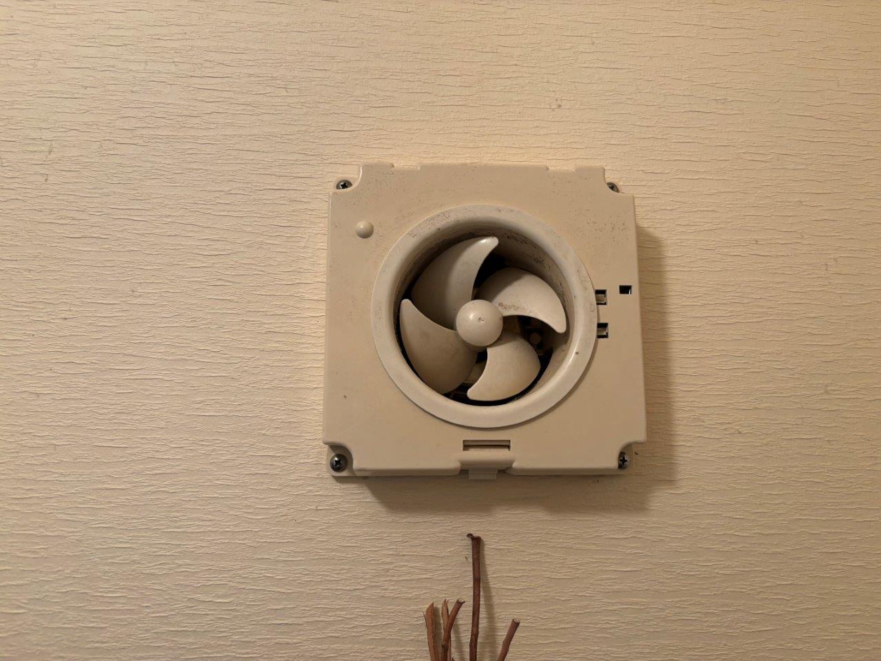 トイレ換気扇交換