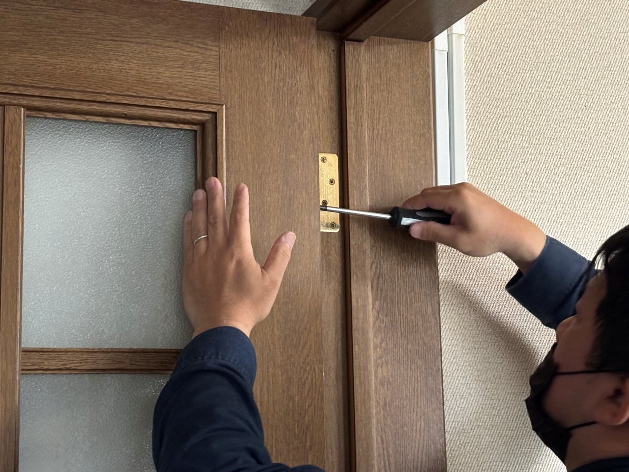 丁番の不具合　現地調査