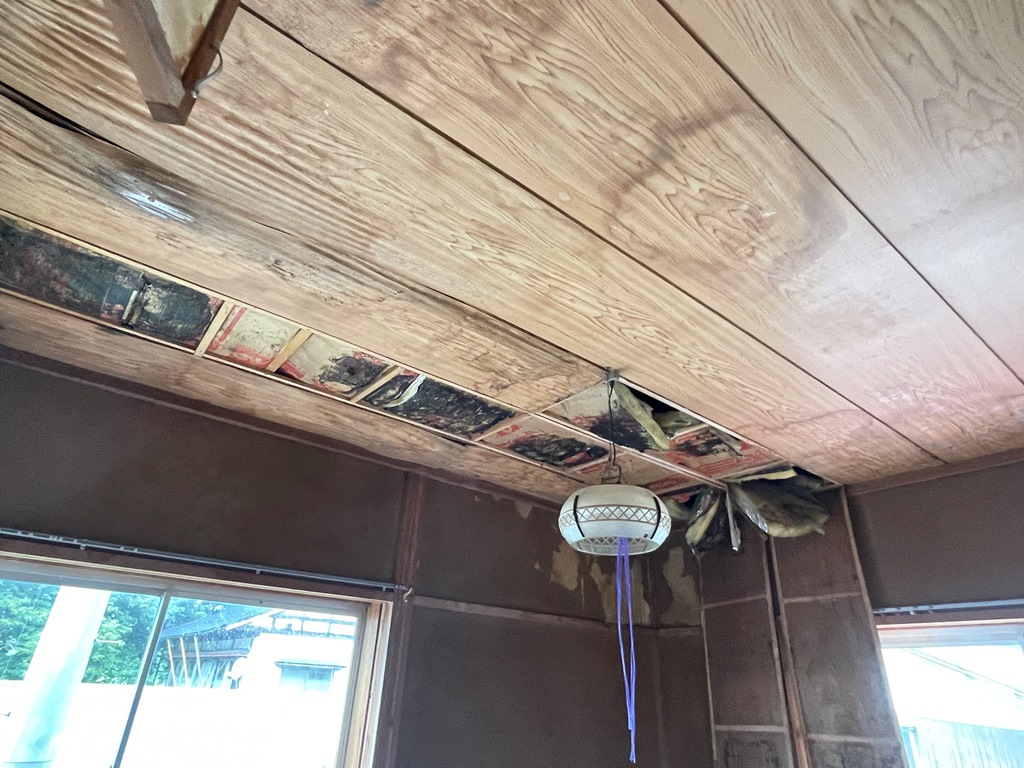 瓦屋根雨漏れ現地調査