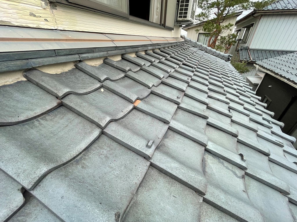 安田瓦屋根より雨漏れ発生