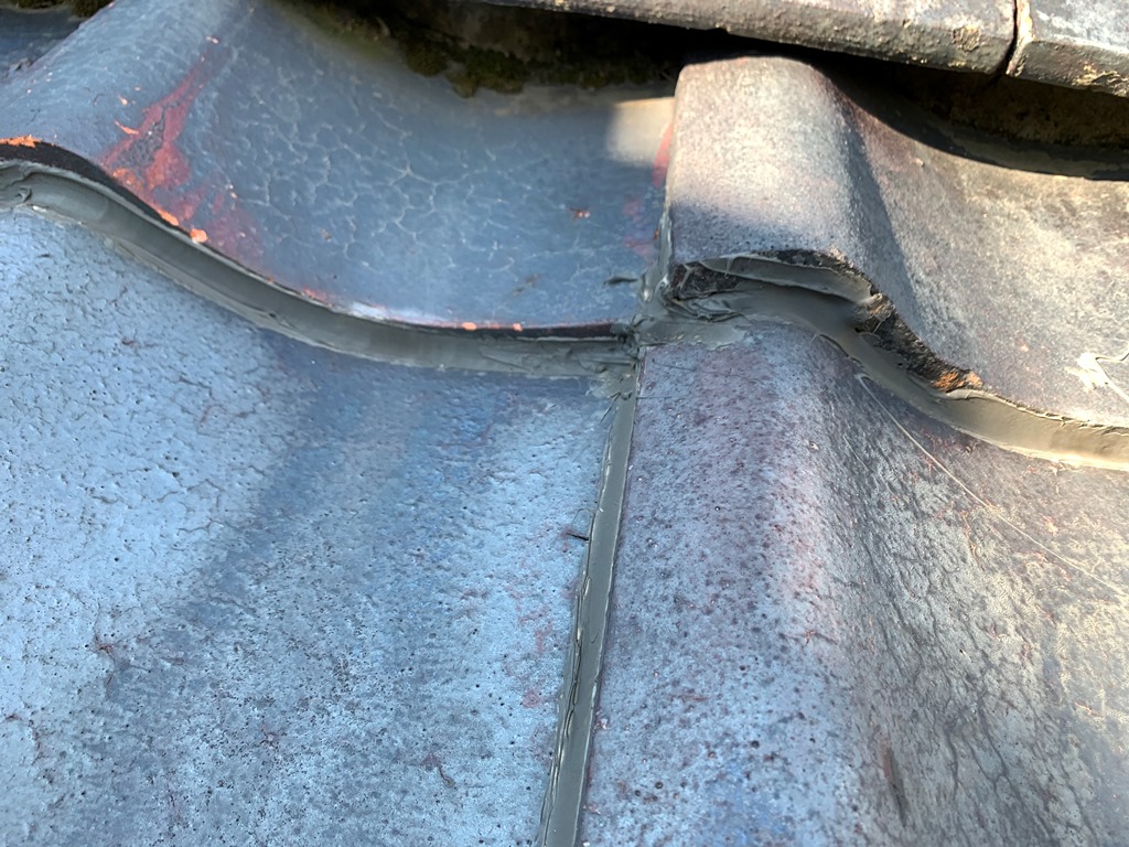 築50年以上の瓦屋根雨漏れ　現地調査