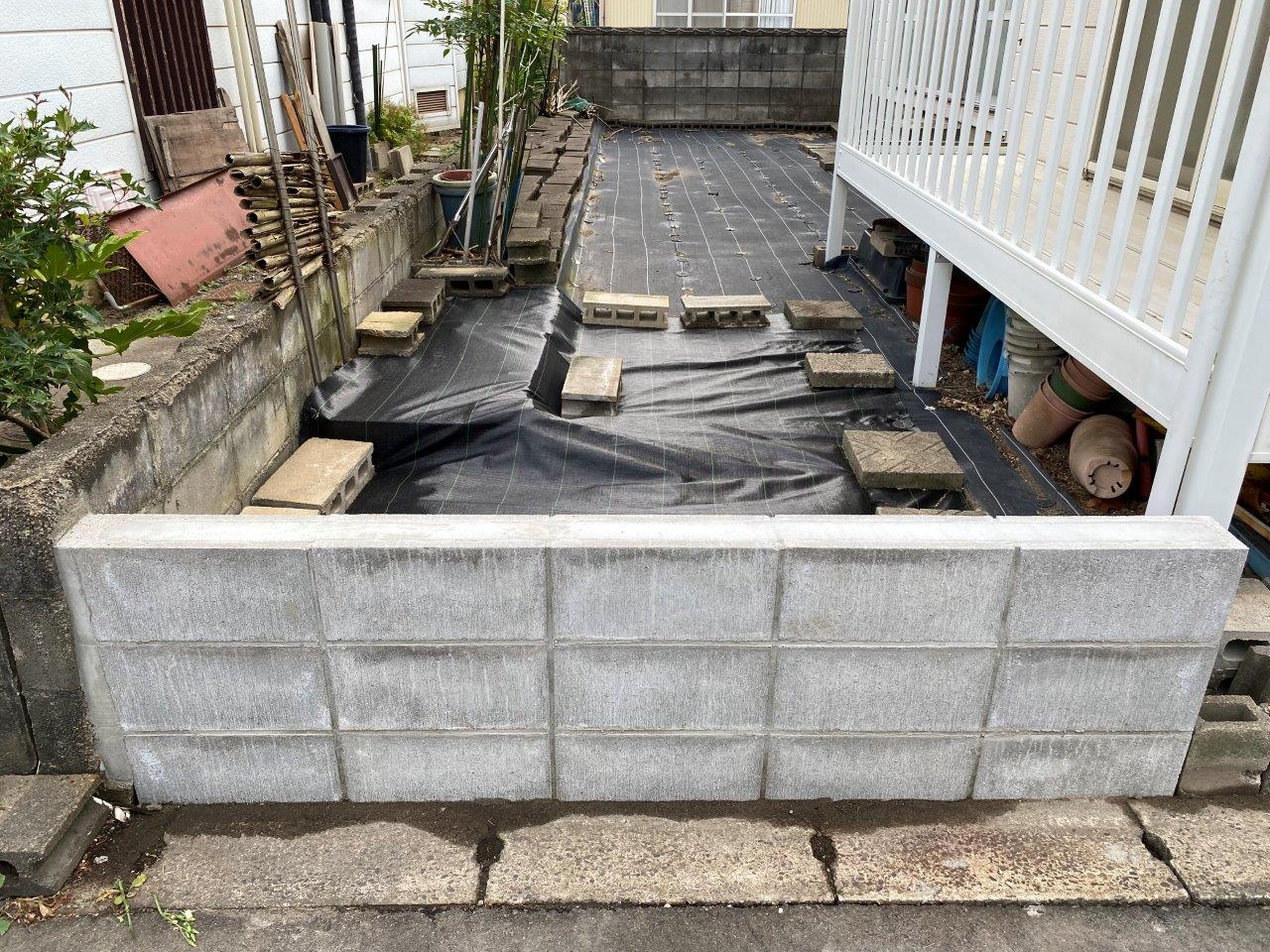 ブロック塀の天板補修工事