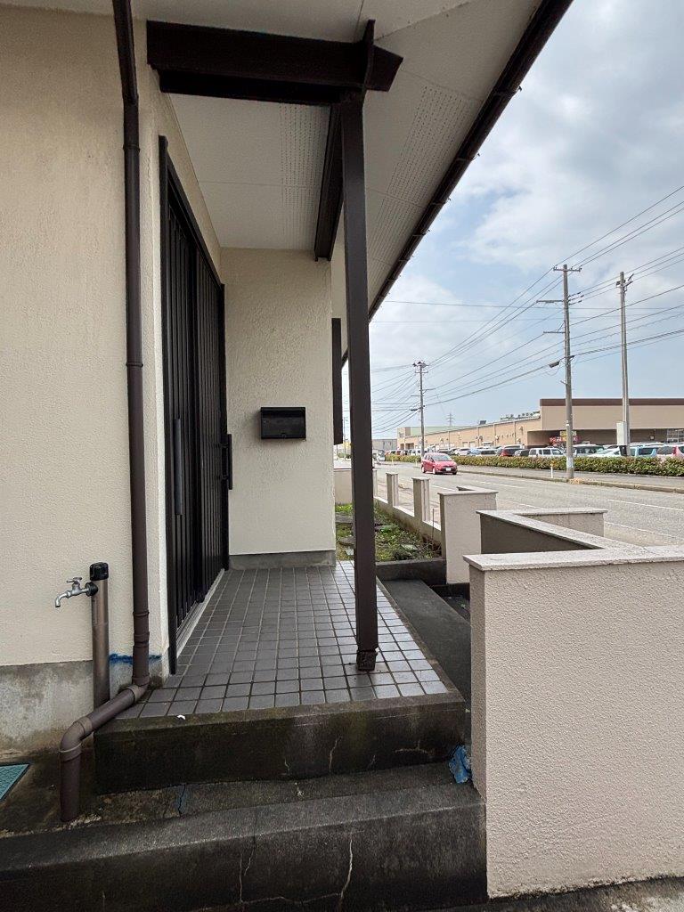 玄関ポーチのグラつき 現地調査