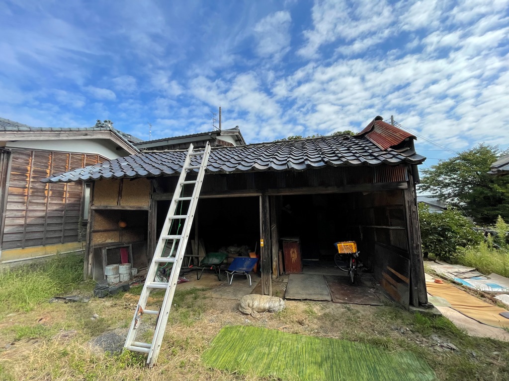 農舎屋根落下、葺き替え
